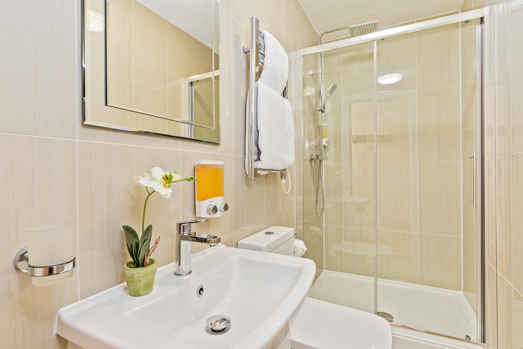 Metro Service Apartments Бедфорд Экстерьер фото